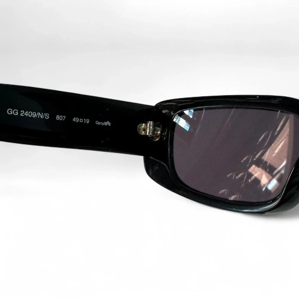 Vintage Gucci 2409/N/S Sunglasses Black Frame Purple Lens Y2K